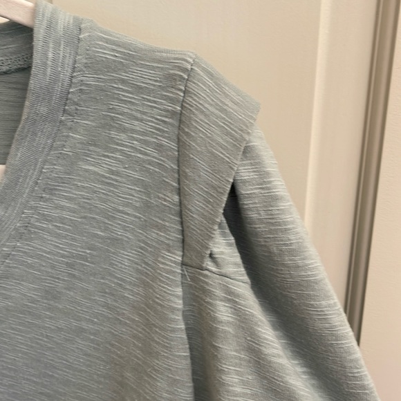 Democracy light green pullover with fancy shoulders top S - Picture 2 of 5